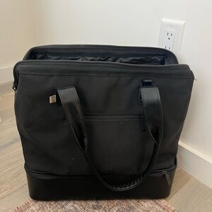 Beis ‘The Mini Weekender’ in Black